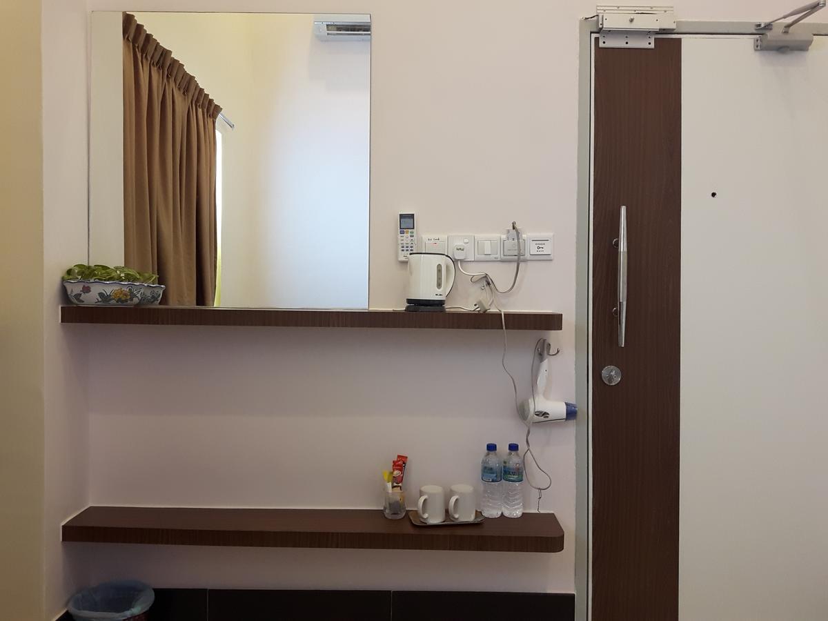 De Benz Inn Malacca Εξωτερικό φωτογραφία