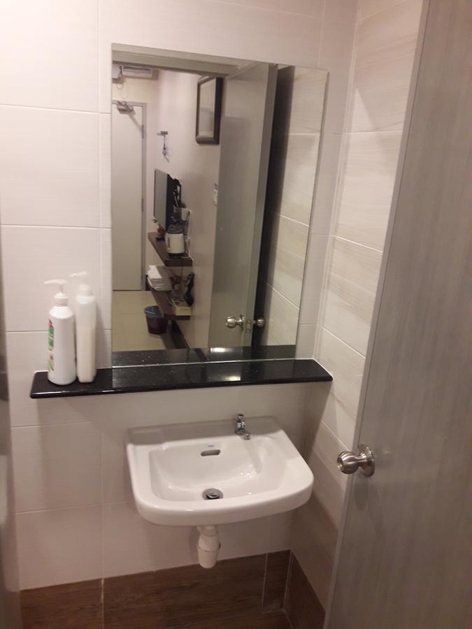 De Benz Inn Malacca Εξωτερικό φωτογραφία